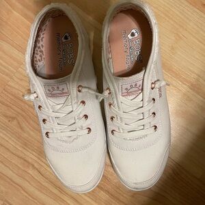 Women’s shoes bobs from Skechers size 7 1/2